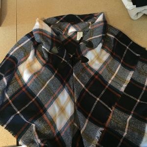 NWT Francesca's plaid poncho